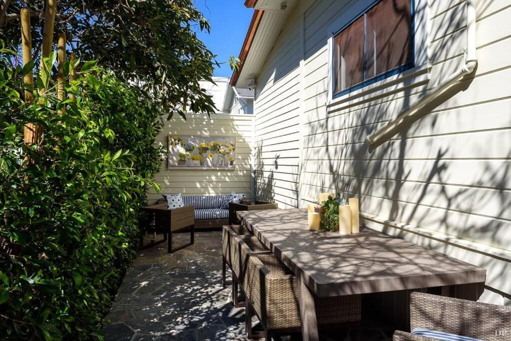 Upscale Downtown Home Walk To Beach Shops Bars 2 Santa Bárbara Exterior foto